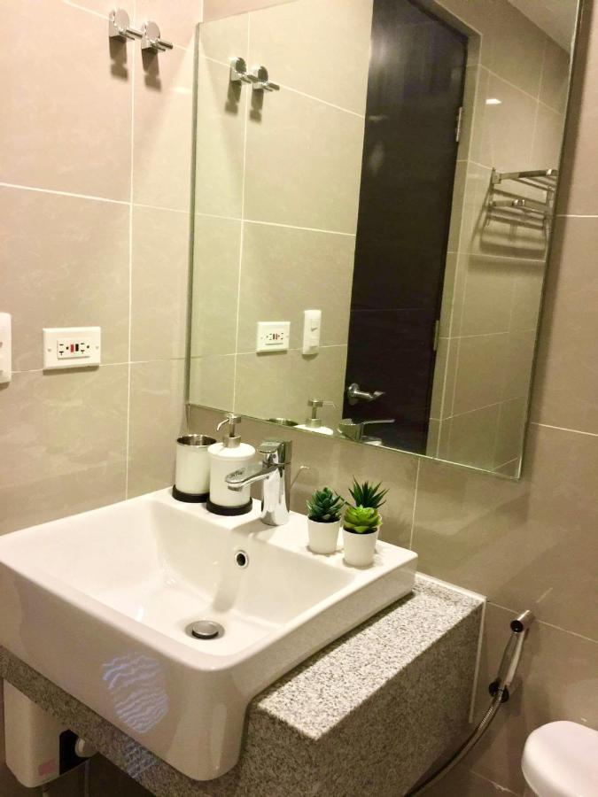 Daniella'S Modern & Cozy Suite In Uptown Bgc มะนิลา ภายนอก รูปภาพ